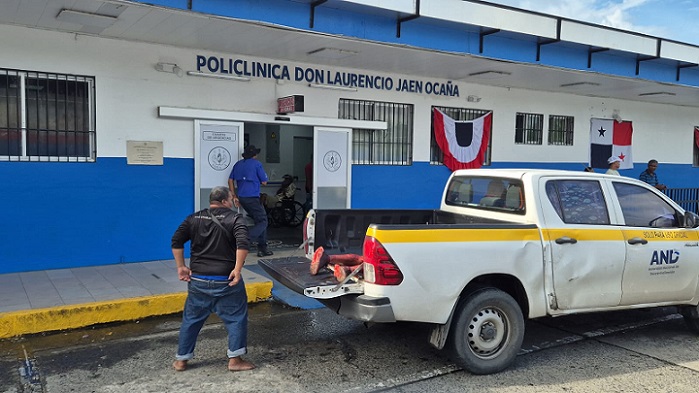 El hombre llegó muerto a la policlínica de Sabanitas.  /  Foto: Diómedes Sánchez