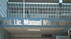 Fachada de la policlínica.