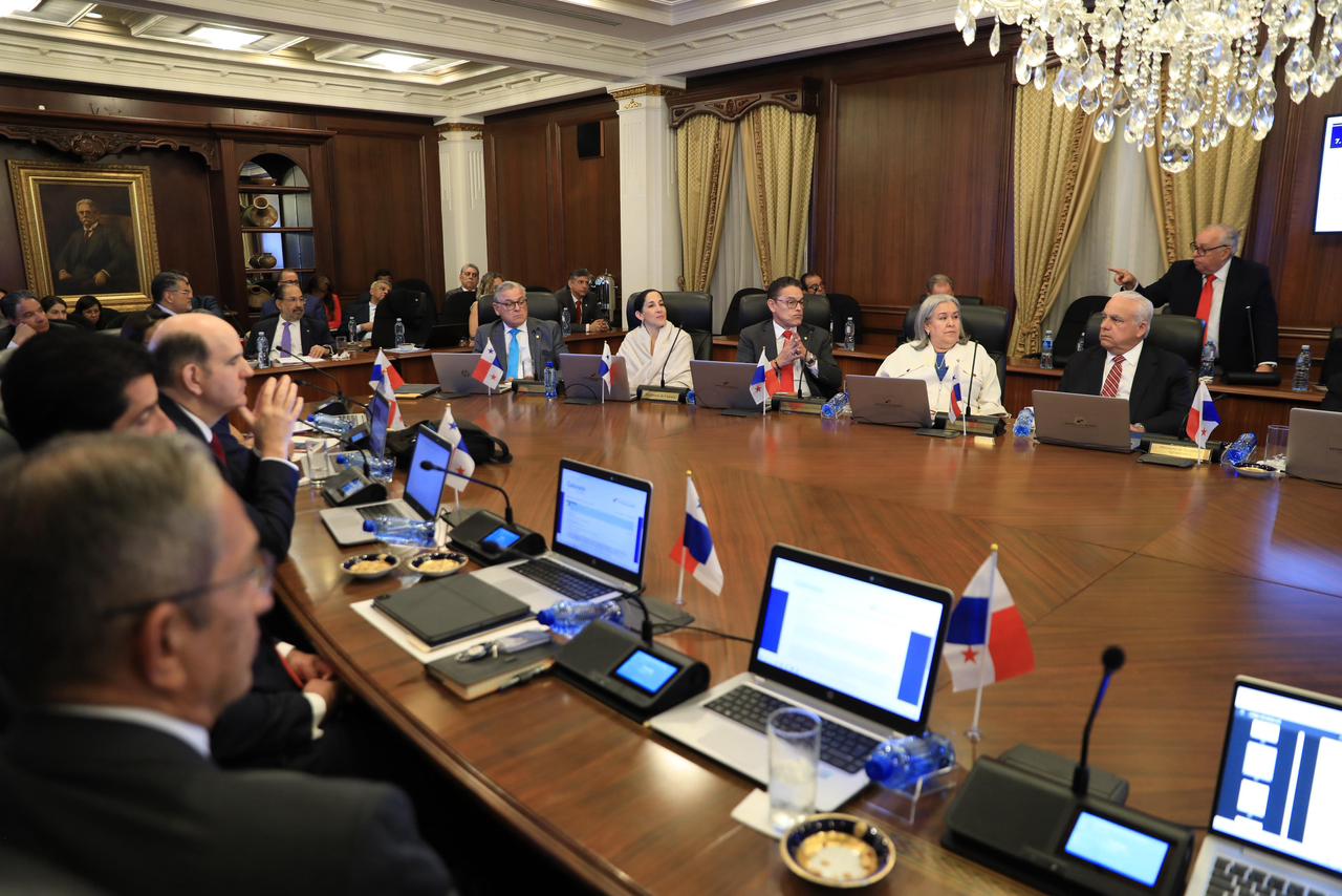 Consejo de Gabinete reunido 