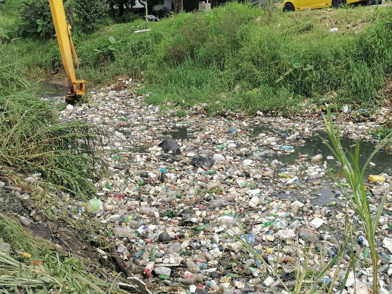Se espera que a través de la limpieza las inundaciones disminuyan en la zona.