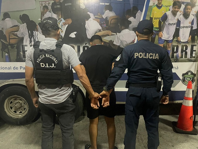 El sospechoso fue aprehendido en el mismo sector en donde ocurrió el crimen.  /  Foto: PN