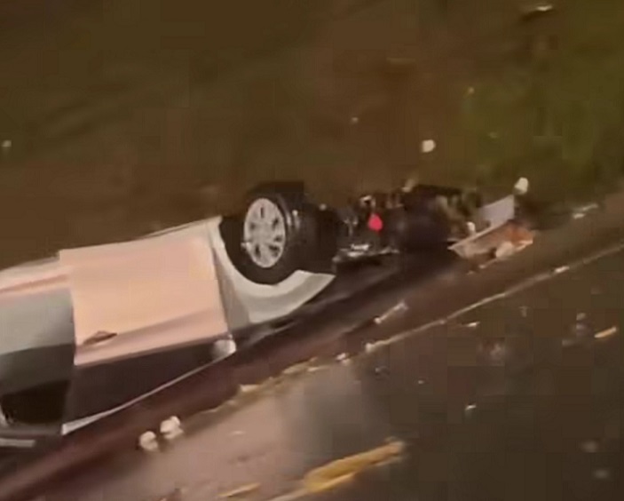Los otros tres ocupantes del vehículo resultaron heridos.  /  Foto: Diómedes Sánchez 