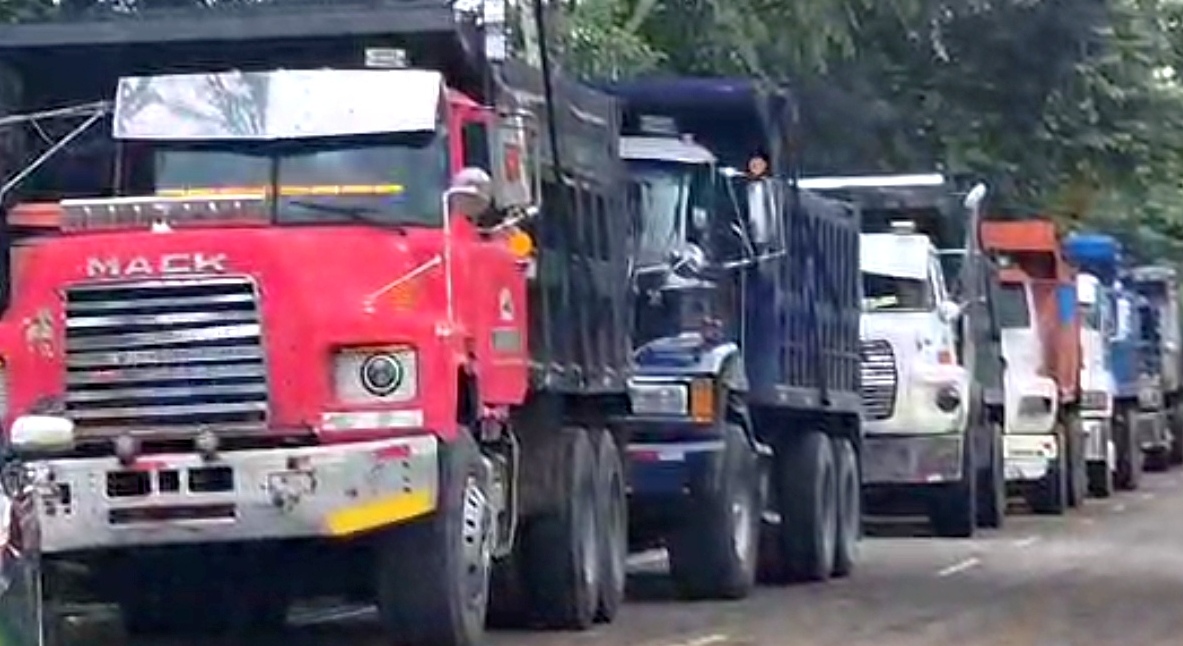Protesta pacífica por el derecho al trabajo.