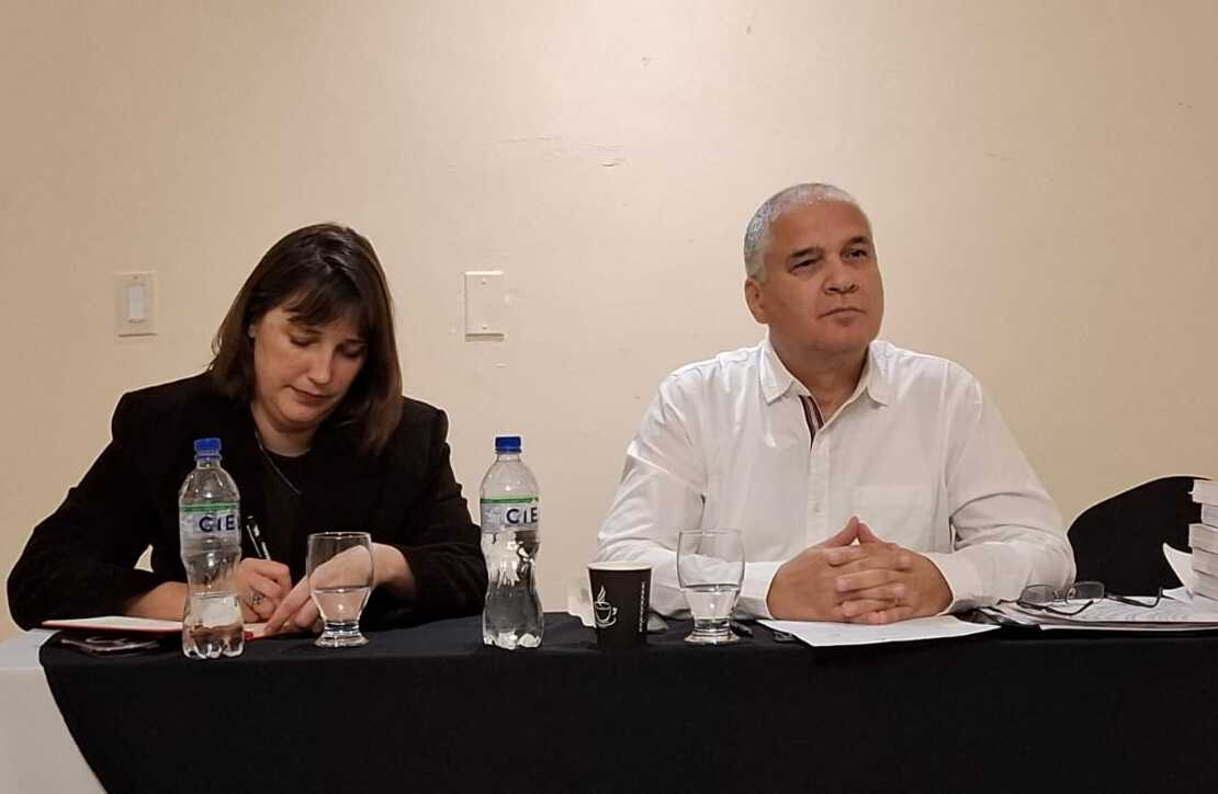 El diplomático mantuvo con conversatorio con los periodistas para plantear los proyectos que desean desarrollar en Panamá.