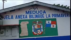 Fachada de la escuela primaria.