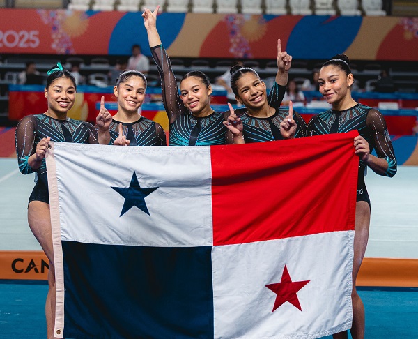 El equipo de Panamá logró una de las dos medallas de oro logradas en la jornada del viernes. Foto: COP