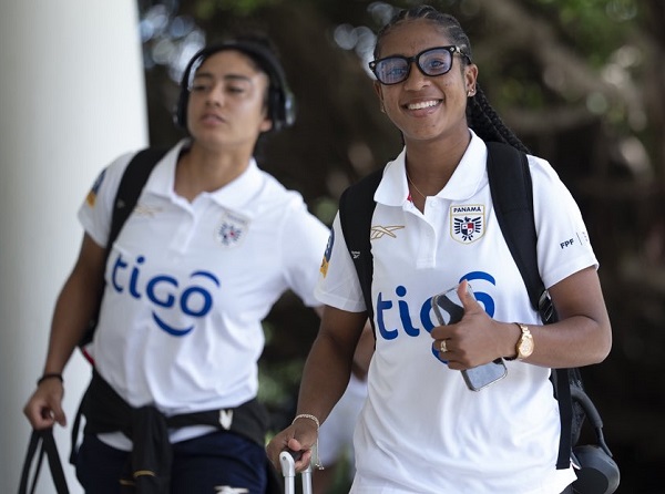 El equipo femenino de Panamá viajó este viernes a Curazao. Foto: FPF