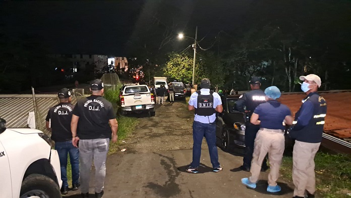 En la comunidad de La Represa se encontró el taxi abandonado y el conductor en el maletero.  /  Foto archivo: Diómedes Sánchez
