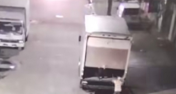 Los ladrones fueron captados en video sustrayendo las llantas.  /  Foto: Diómedes Sánchez