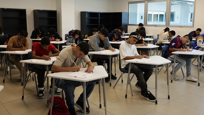 Jóvenes y adultos podrán optar por 16 carreras técnicas tras presentar prueba PIENSE II.  /  Foto: Itse