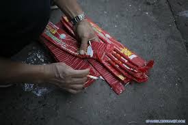 e losLos dispositivos pirotécnicos deben encenderse exclusivamente en espacios abiertos. Foto: Cortesía