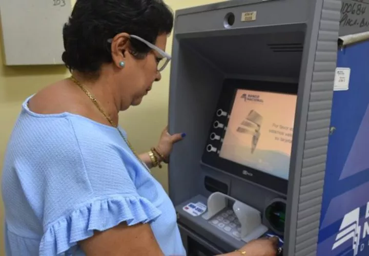 Jubilados y pensiones recibirán su segunda quincena de diciembre, el bono navideño y permanente.