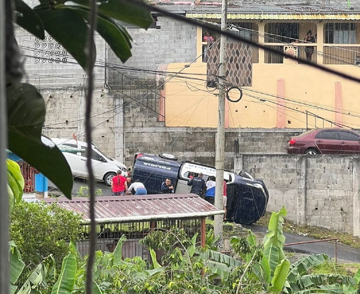 Los uniformados no pudieron continuar la persecución.  /  Foto: cortesía