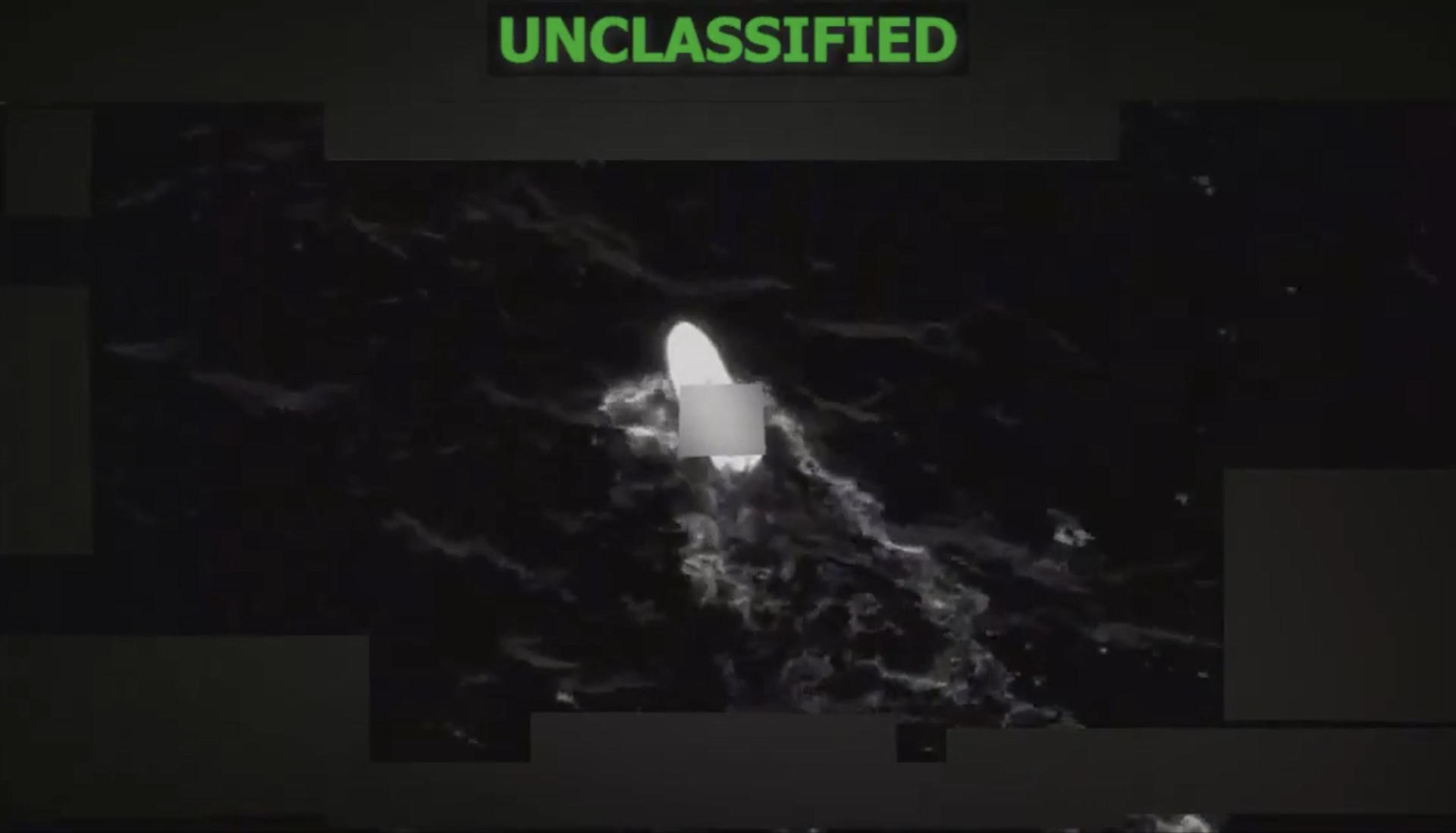 Captura de video tomada de la cuenta oficial de la red social X @Southcom del Comando Sur de los Estados Unidos que muestra el ataque a una embarcación este martes, en aguas internacionales./ EFE