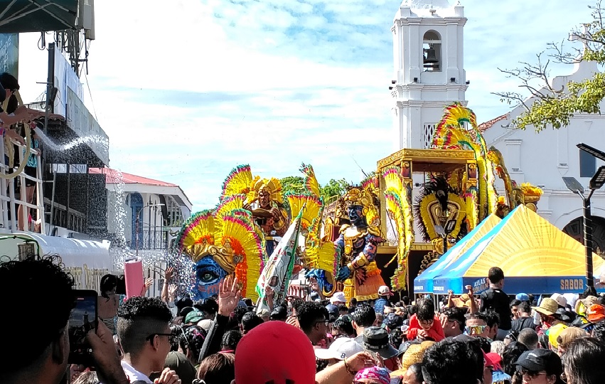 Las actividades carnavaleras iniciaron desde el 31 de diciembre, cuando ambas tunas realizaron sus tradicionales salidas en terreno propio. Foto: Thays Domínguez
