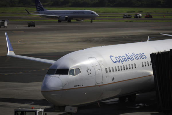 Un avión de la aerolínea Copa Airlines. Foto: EFE