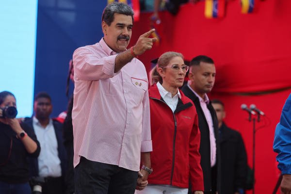 El presidente de Venezuela, Nicolás Maduro, junto a su esposa Cilia Flores. Foto: EFE