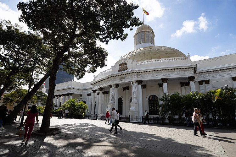 Durante el primer año del quinquenio, la junta directiva de la Asamblea Nacional (AN) quedará íntegramente en manos del chavismo, encabezada por el diputado y jefe negociador oficialista, Jorge Rodríguez.