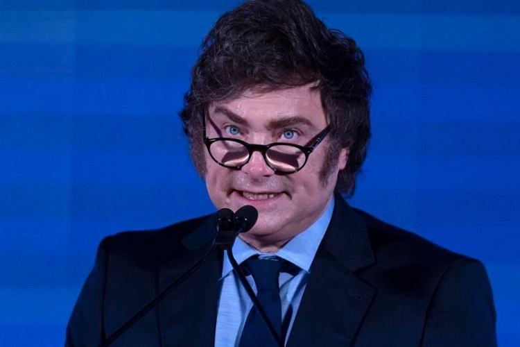 El presidente argentino Javier Milei, dijo que que "hay un reordenamiento y está claro que en ese reordenamiento hay algunos jugadores que están mejor posicionados que otros" y defendió su alineamiento con Estados Unidos. 