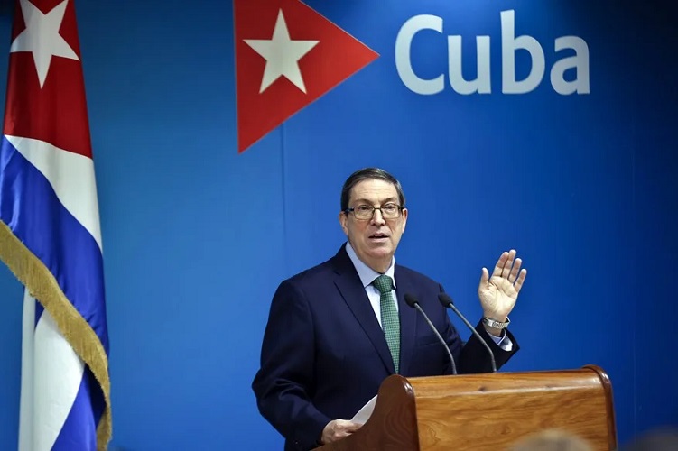 El ministro de Relaciones Exteriores, Bruno Rodríguez, dijo que en Cuba "a diferencia de EE.UU." no tiene "un Gobierno que se presta al mercenarismo, el chantaje o la coerción militar contra otros Estados". Foto: EFE