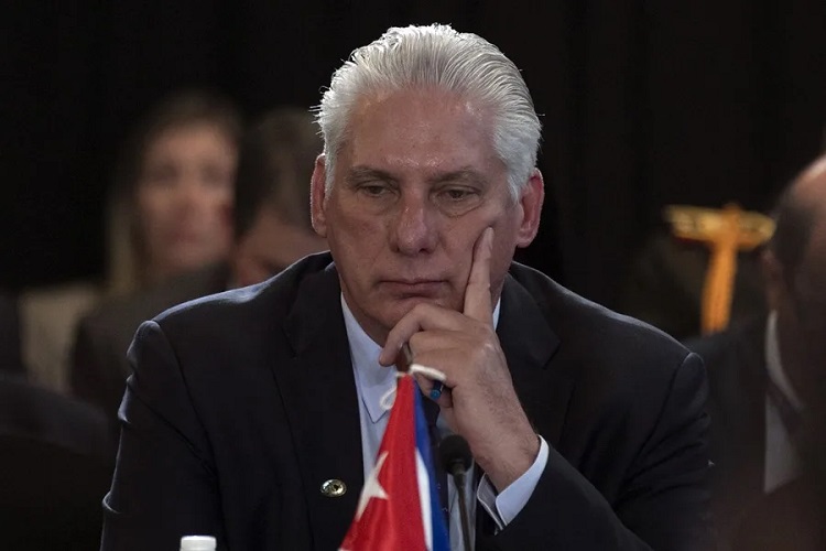 "Como demuestra la historia, las relaciones entre EE.UU. y Cuba, para que avancen, deben basarse en el Derecho Internacional en vez de en la hostilidad, la amenaza y la coerción económica", escribió Miguel Díaz-Canel en redes sociales. Foto: EFE