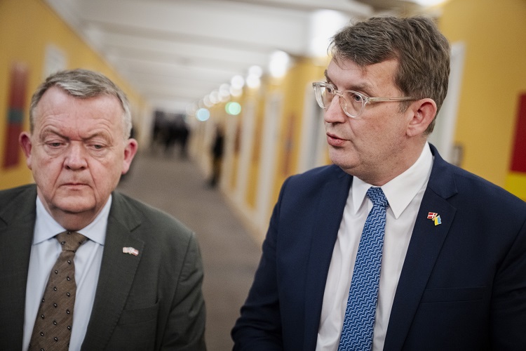 El ministro de Defensa danés, Troels Lund Poulsen (derecha), junto a su colega de Exteriores. Foto. EFE