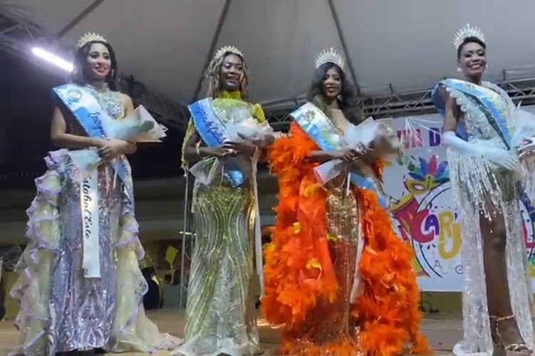Con la corte real ya establecida, Colón se prepara para vivir una edición del carnaval que promete ser una verdadera “Alegoría” de color, música, tradición y alegría, liderada por la reina Yeileen Acosta y su equipo de trabajo. Foto. Diómedes Sánchez