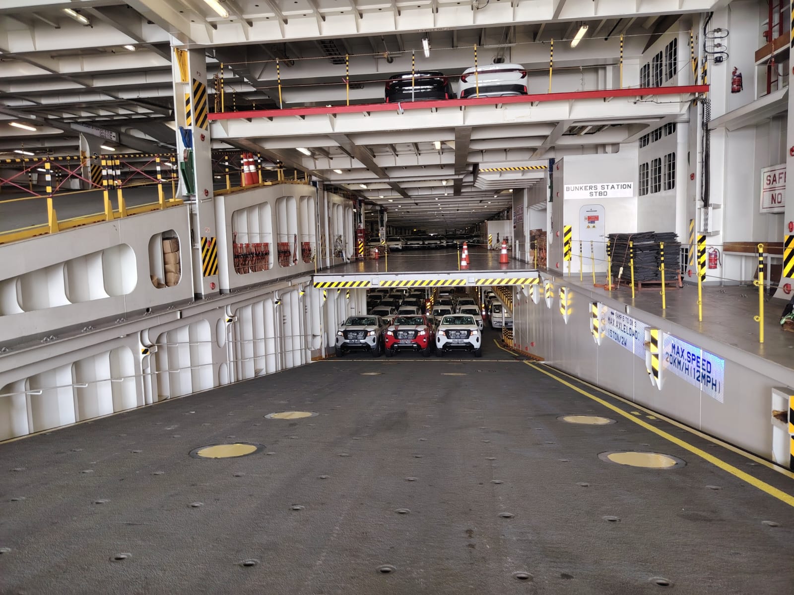 Los vehículos que llegan para quedarse en Panamá reciben todos los tratamientos preventivos que exige la norma.