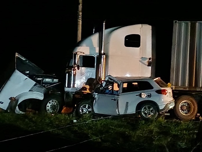 El conductor de la camioneta fue el que falleció.  /  Foto: soydevolcan 