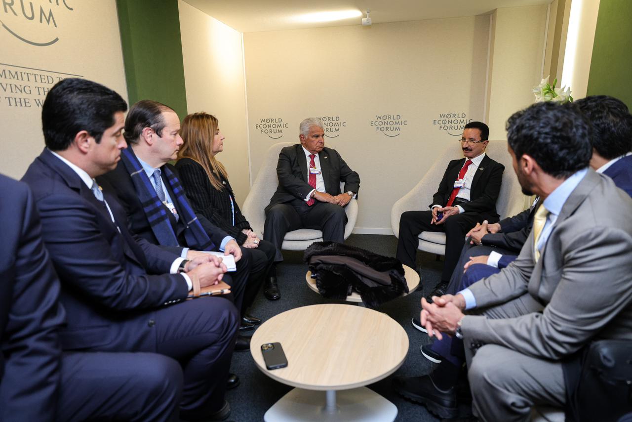 Mulino sostuvo una reunión con Ahmed bin Sulayem, presidente de DP World, uno de los mayores operadores portuarios del mundo.