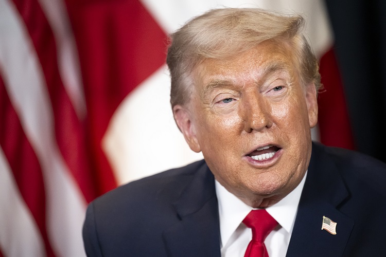 En una publicación en su red social Truth Social, Donald Trump precisó que se facilitará más información a medida que avancen las conversaciones. Foto. EFE