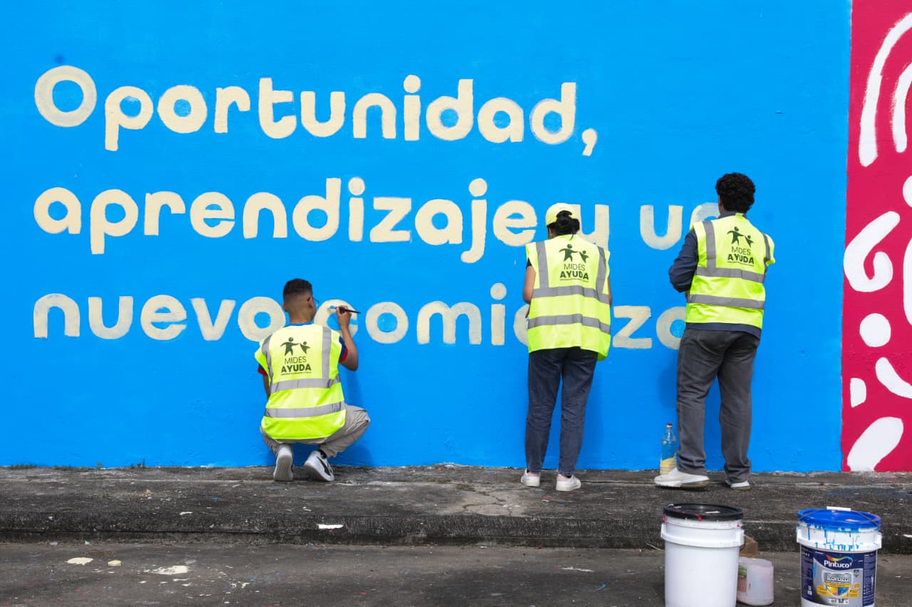 El centro estuvo olvidado por más de ocho años. La recuperación no fue fácil. Se retiraron más de 60 carros en desuso, se remodelaron áreas, se renovó la pintura y se modernizó el laboratorio de informática.