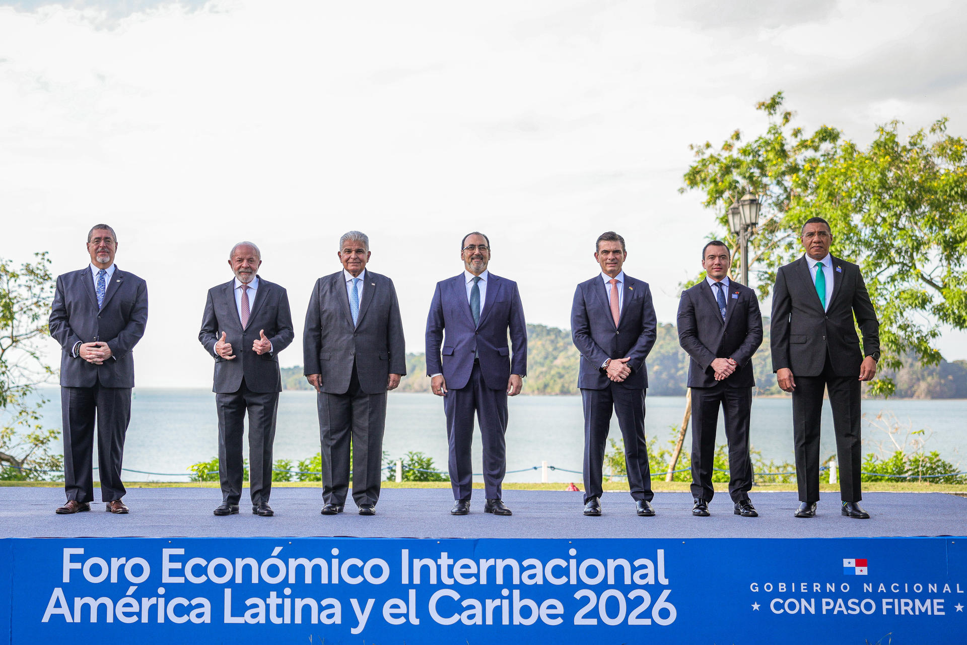 En el foro participan el presidente de Panamá, José Raúl Mulino, junto a Luiz Inácio Lula da Silva de Brasil, Bernardo Arévalo de Guatemala, Daniel Noboa de Ecuador, Rodrigo Paz de Bolivia y el primer ministro de Jamaica, Andrew Holness.