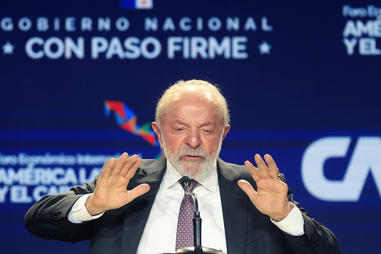 El presidente de Brasil, Luiz Inácio Lula da Silva, en Ciudad de Panamá, en el Foro Económico Internacional de América Latina y el Caribe, criticó fuertemente la falta de una respuesta unificada de la región a la intervención militar estadounidense en Venezuela. Foto. EFE