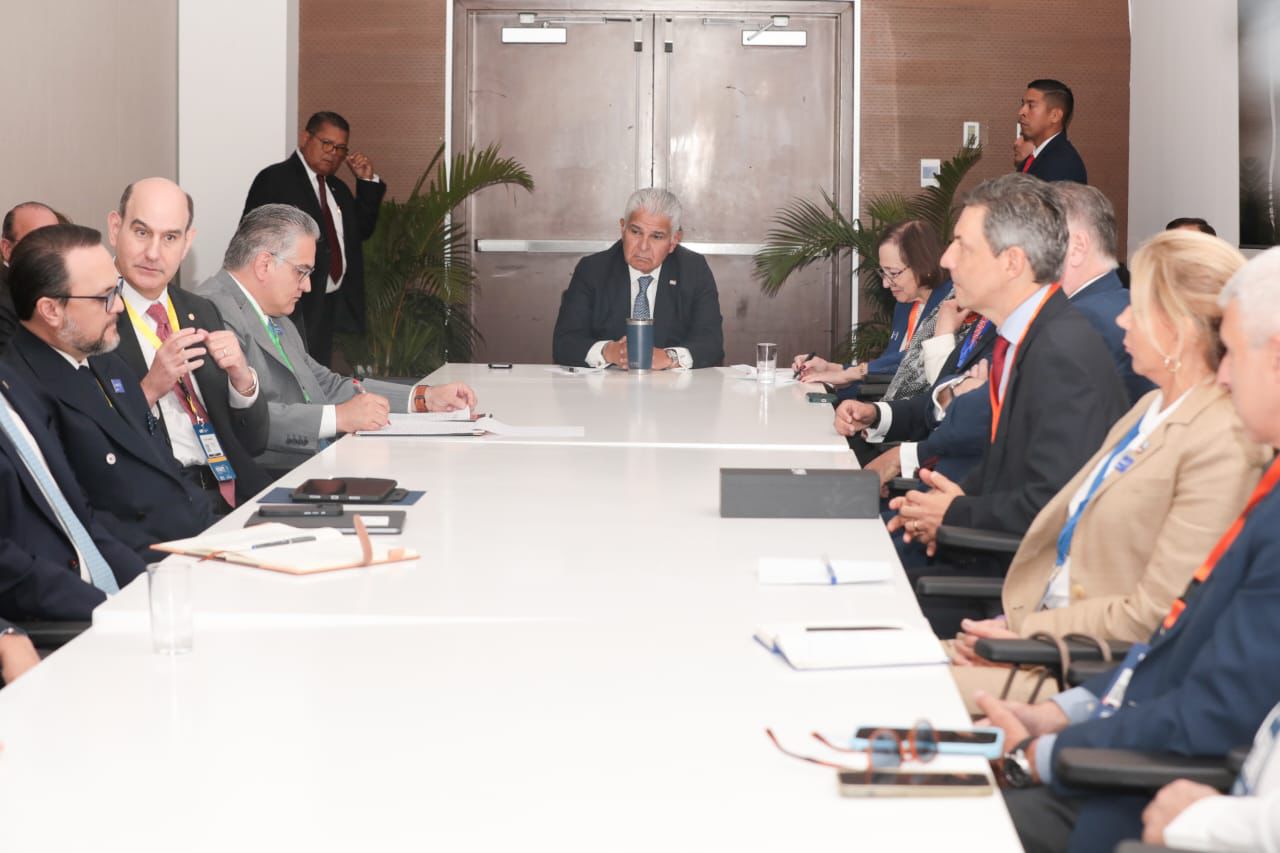 En la sala había peso pesado. Google, Pfizer, Coca-Cola, PepsiCo, Siemens, AES, Cisco, entre otras