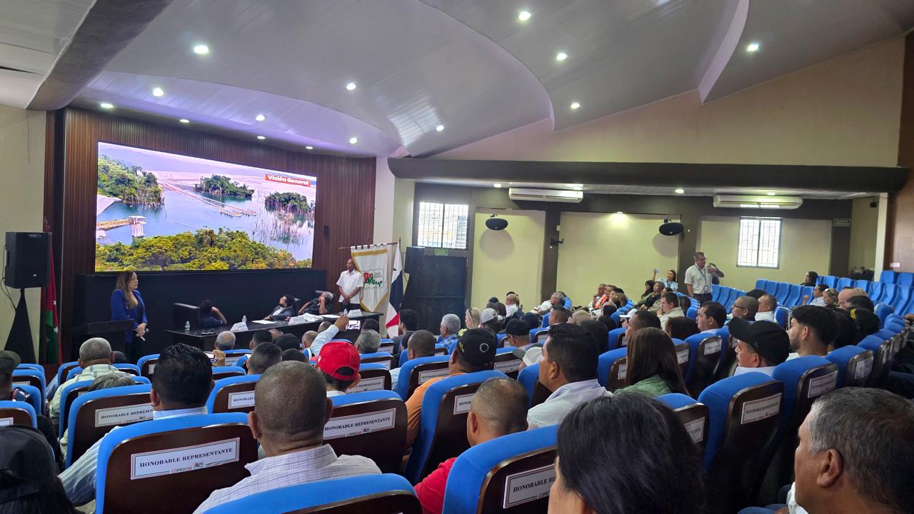 Cobre Panamá presentó el estatus actual del proyecto ante el Concejo Provincial de Chiriquí. Foto: Cortesía