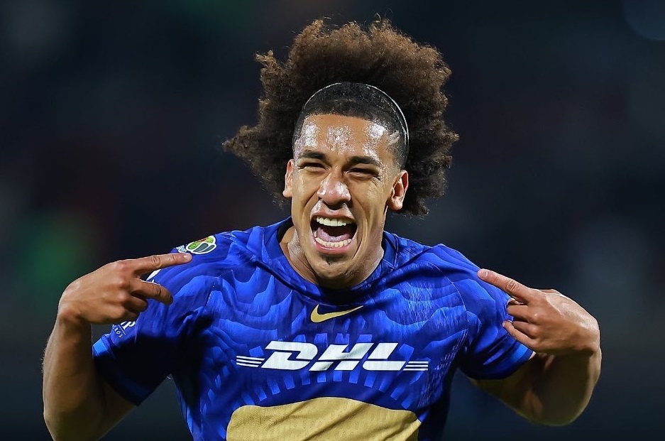 Carrasquilla no solo anotó, sino que le dio sentido a la circulación del balón en fases clave.  /Foto: Pumas MX