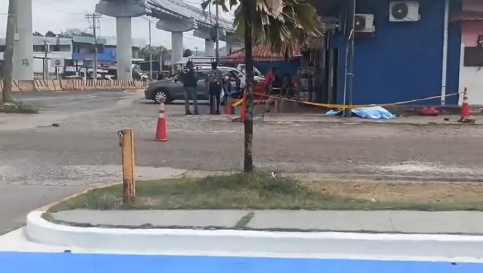 La víctima murió desangrada en la escena.  /  Foto: Eric Montenegro