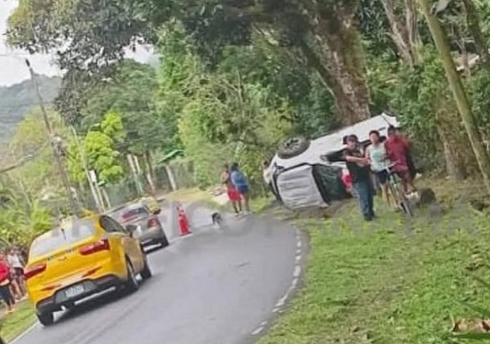 Uno de los heridos quedó atrapado dentro del vehículo.   Foto: cocle_topinforma