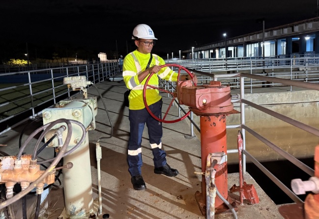 Muchos residentes se vieron afectados por la falta de agua potable por más de 18 horas. 
