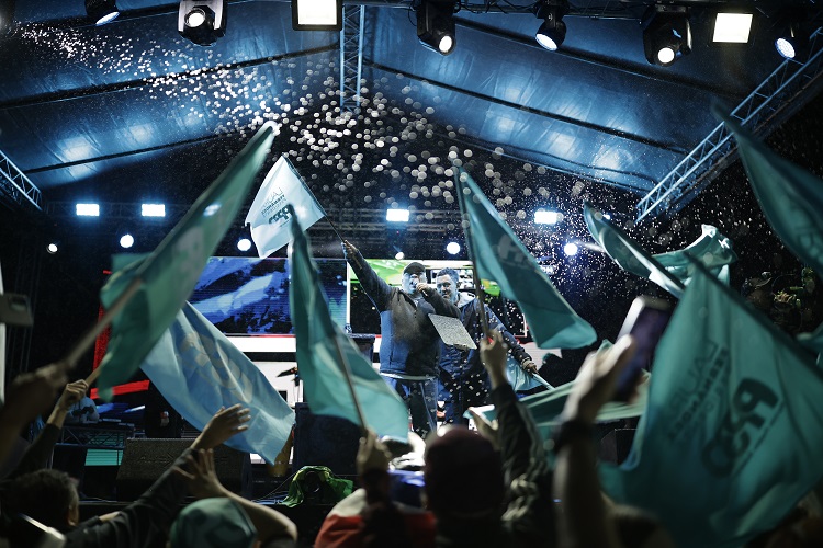 La misión de la OEA también reconoció "la solidez y el profesionalismo del Tribunal Supremo de Elecciones (TSE) y sus funcionarios" y que "la votación, el proceso de conteo y la divulgación de los resultados preliminares se llevaron a cabo de manera transparente". Foto. EFE