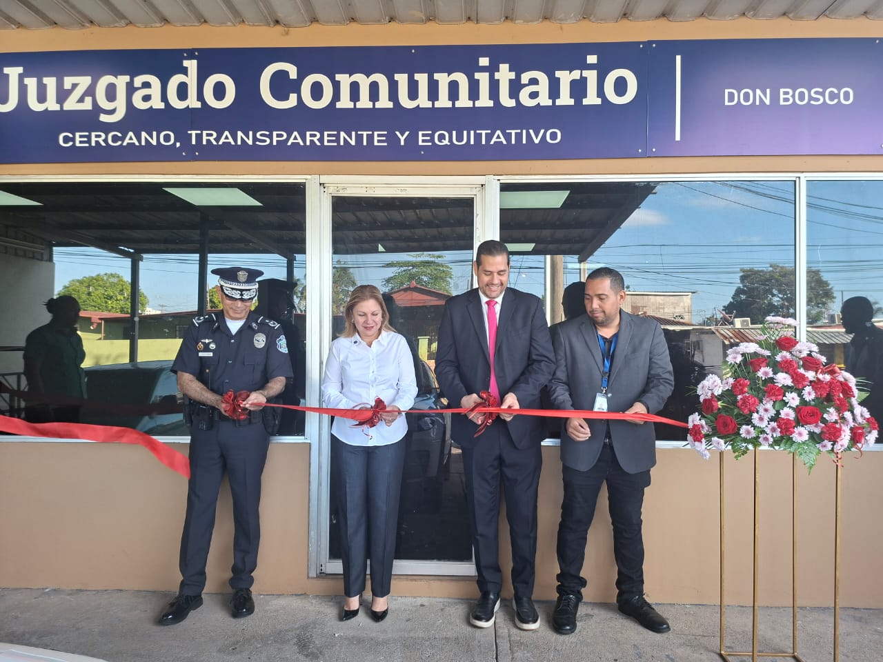 Hoy fue inaugurado en Don Bosco el primer juzgado comunitaria. Estuvo presente la ministra Dinoska Montalvo y el representante del corregimiento, Pier Janson.