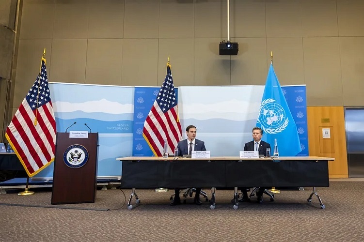 En una rueda de prensa el subsecretario de Estado interino para Asistencia Exterior, Asuntos Humanitarios y Libertad Religiosa, Jeremy Lewin, hizo referencia al apoyo para Cuba. Foto. EFE