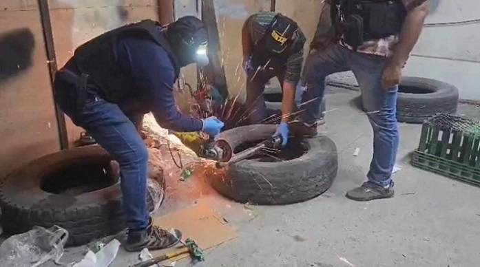 Todos las piezas habían sido modificadas para esconder en su interior la sustancia ilícita.  /  Foto: PN