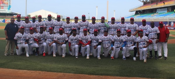 El equipo de Panamá, representado por las Águilas Metropolitanas, que participa en la Serie de las Américas. Foto: Probeis