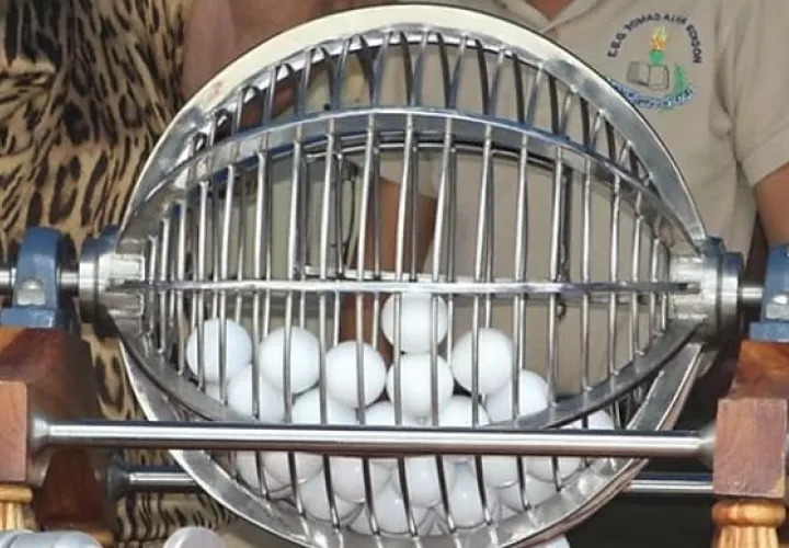 La Lotería reiteró que ambos sorteos se jugarán en la plaza Víctor Julio Gutiérrez. Foto: Archivo