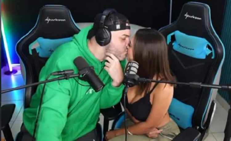 ¿Puro show? Barceló y María del Pilar se dan su dosis de lengüetazos 