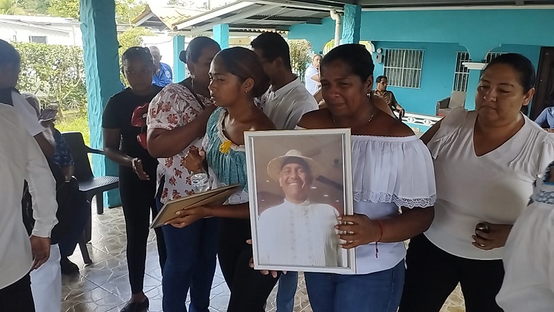 Entre tambor y acordeón, La Chorrera rinde tributo al folclorista José Reynaldo Solano.