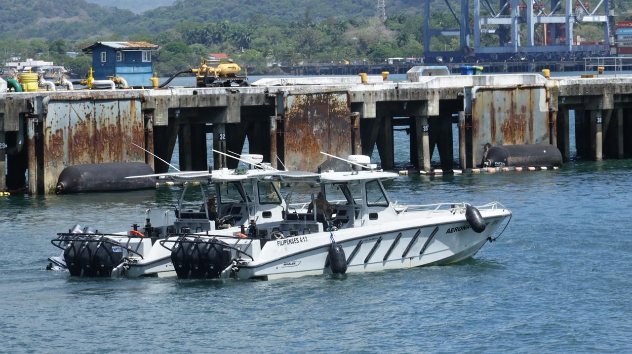 Los aeronavales están listos para salvaguardar por aire y mar. 