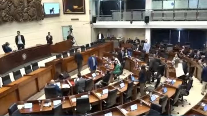 Era la tercera vez que se votaba para la citación de la ministra Beatriz Carles. 